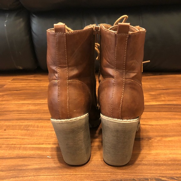 Brown Boots - Picture 4 of 8